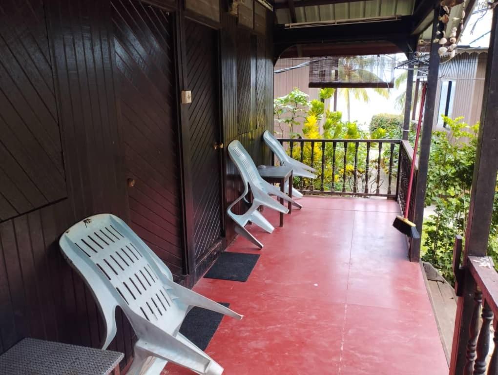 Abc Chalet Tioman Kampong Ayer Batang Exterior photo