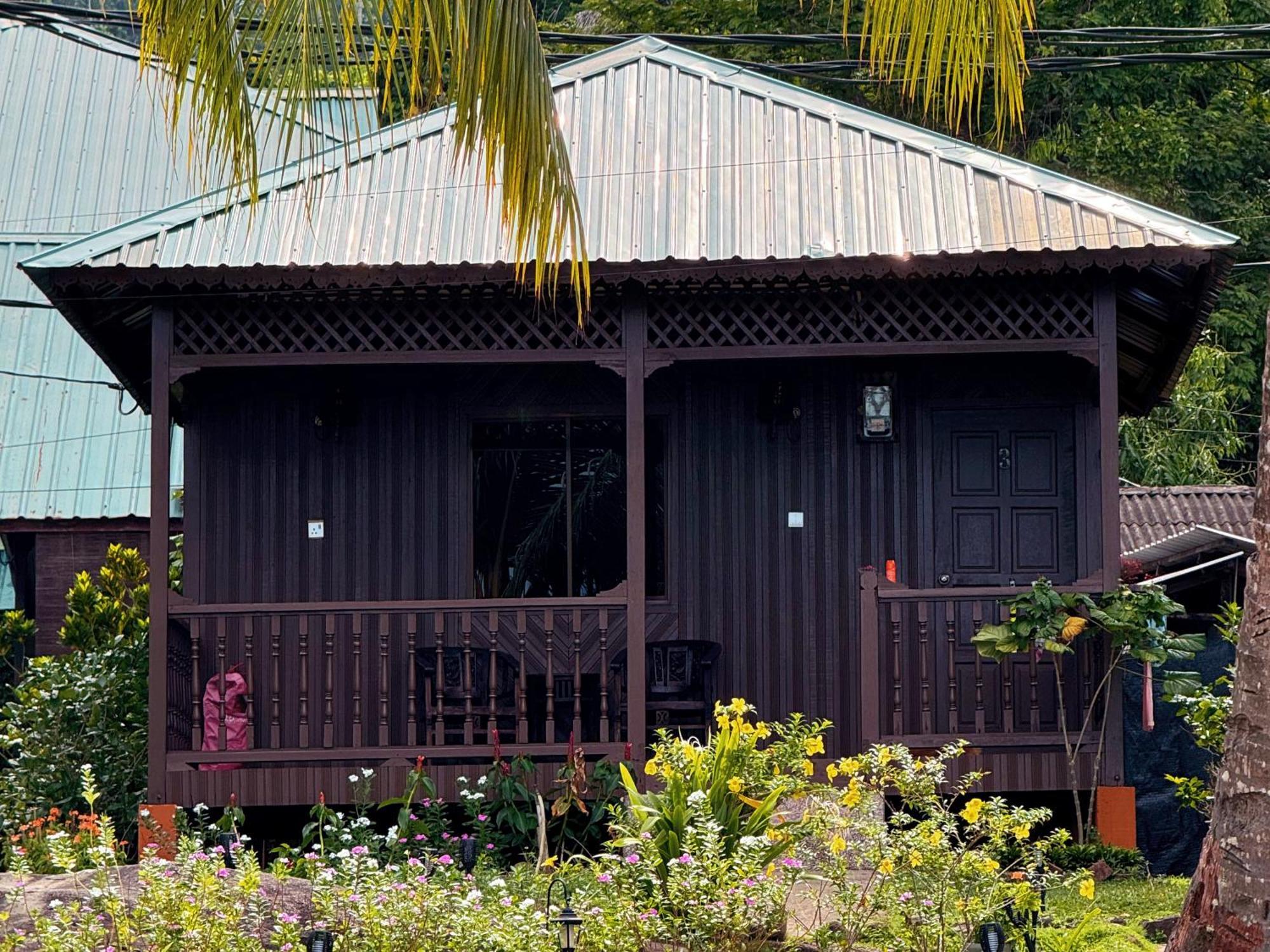 Abc Chalet Tioman Kampong Ayer Batang Exterior photo