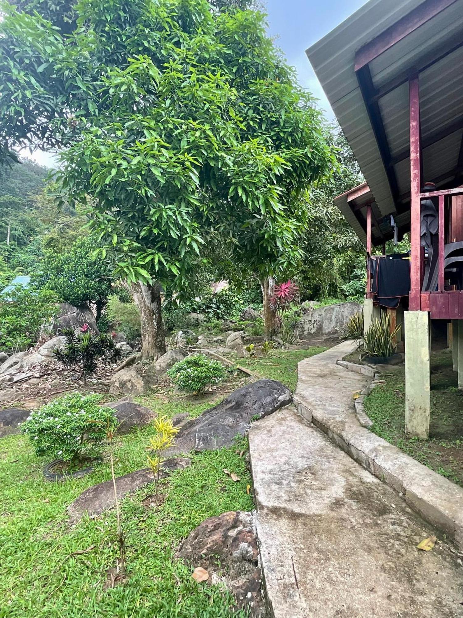Abc Chalet Tioman Kampong Ayer Batang Exterior photo