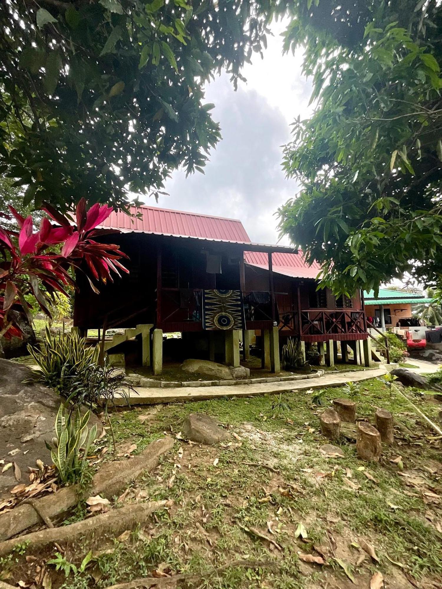 Abc Chalet Tioman Kampong Ayer Batang Exterior photo