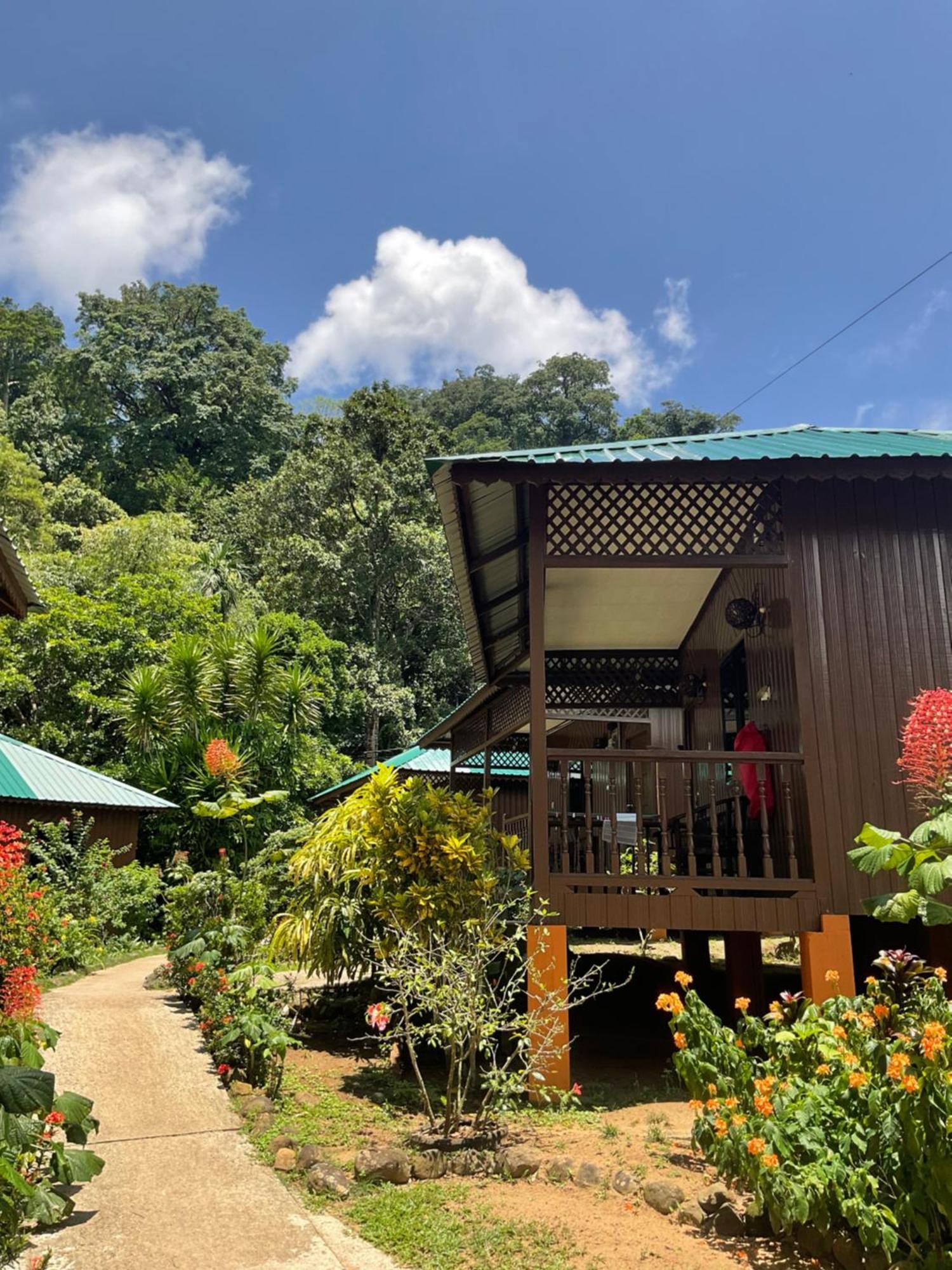 Abc Chalet Tioman Kampong Ayer Batang Exterior photo