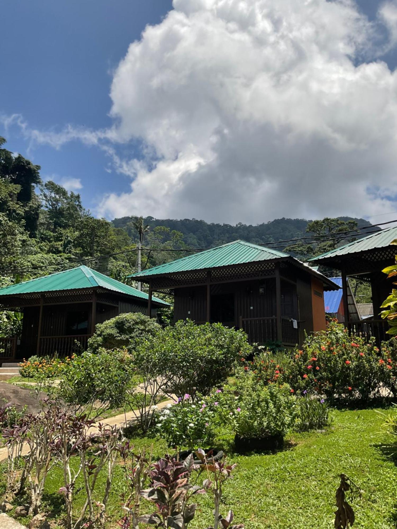 Abc Chalet Tioman Kampong Ayer Batang Exterior photo